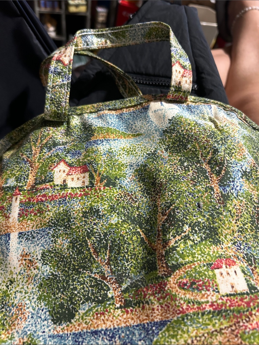 Scenic Print Top-Handle Women’s Make up Bag in Green & Muted colors EUC